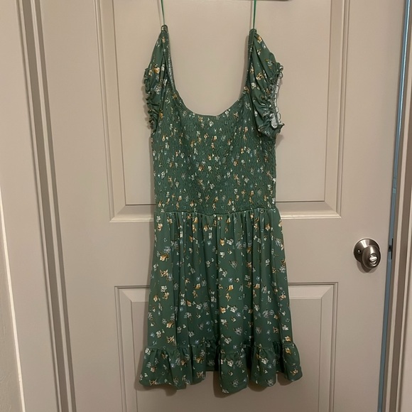 UO Tessie Floral Smocked Mini Dress - Picture 3 of 6